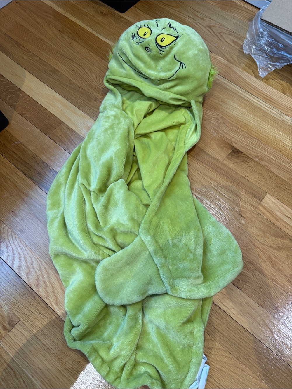 Grinch Kids Holiday Character Hooded Throw, 40” x 50” - Picture 2 of 5